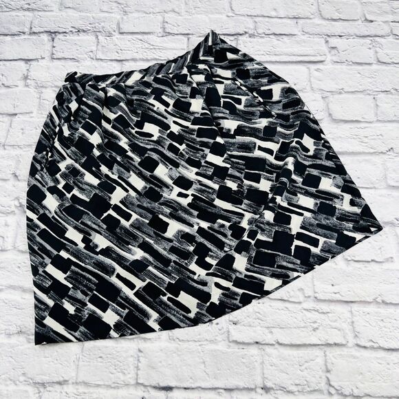 Michael Kors Silk Pleated A-Line Skirt Black White Geometric Size 6 Knee Length - Picture 1 of 9
